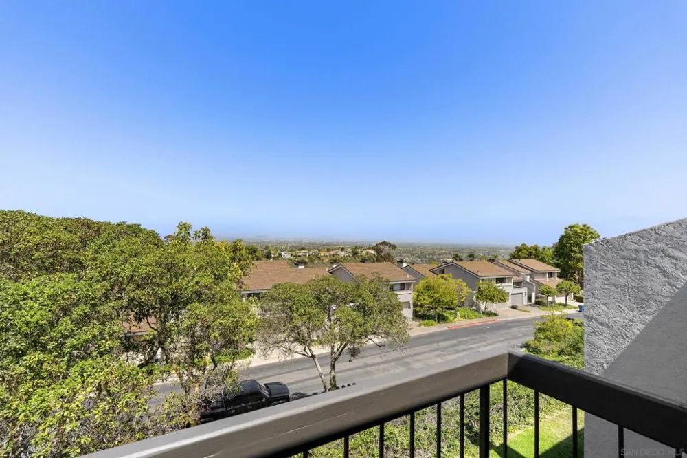 6567 Caminito Catalan La Jolla, CA 92037