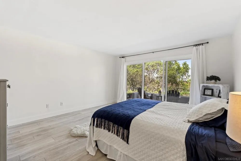 6567 Caminito Catalan La Jolla, CA 92037
