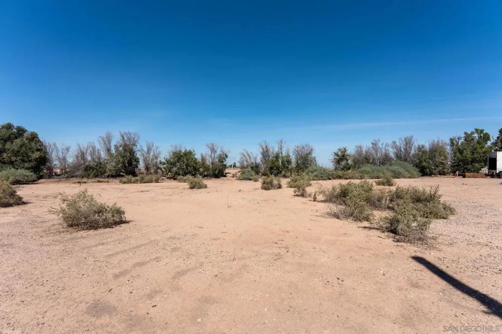 2465 Meloland Rd El Centro, CA 92243