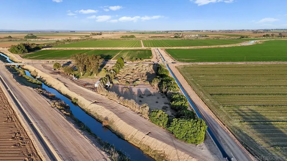 2465 Meloland Rd El Centro, CA 92243