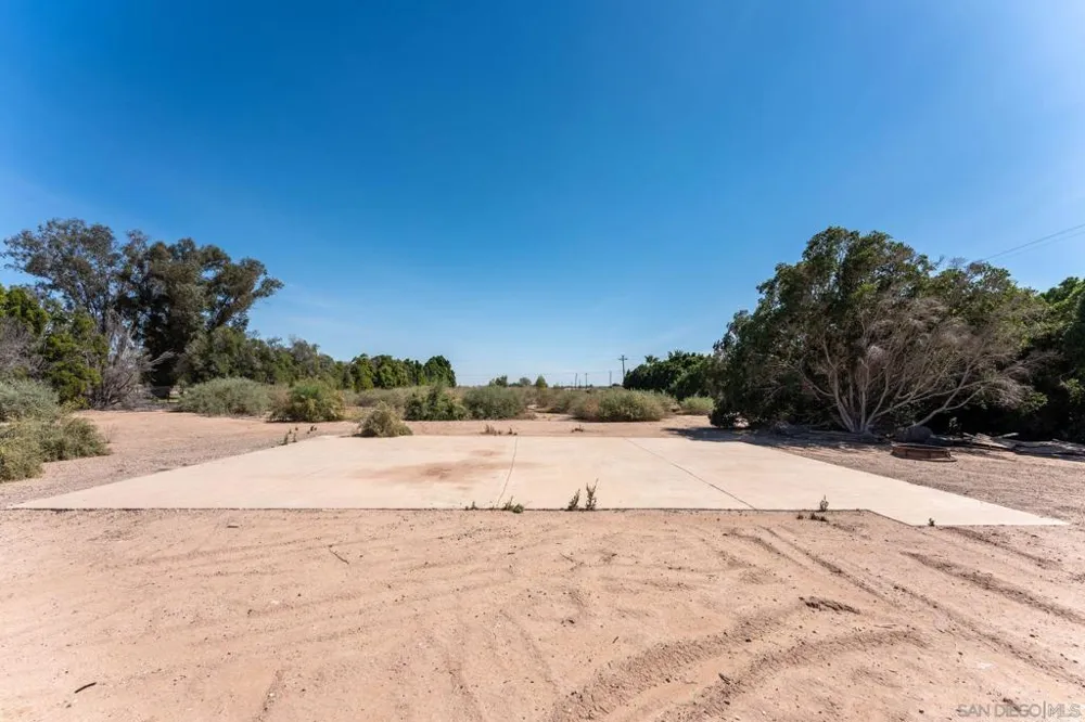 2465 Meloland Rd El Centro, CA 92243