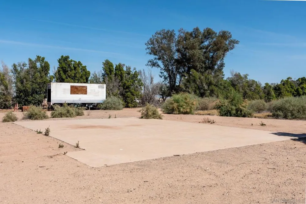 2465 Meloland Rd El Centro, CA 92243