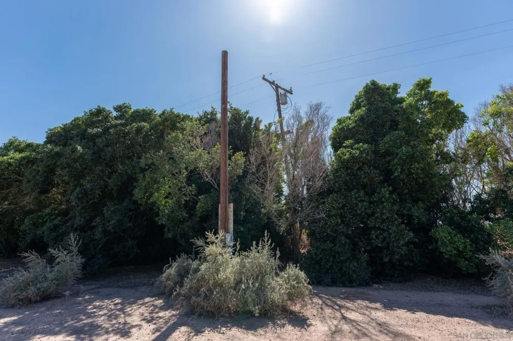 2465 Meloland Rd El Centro, CA 92243