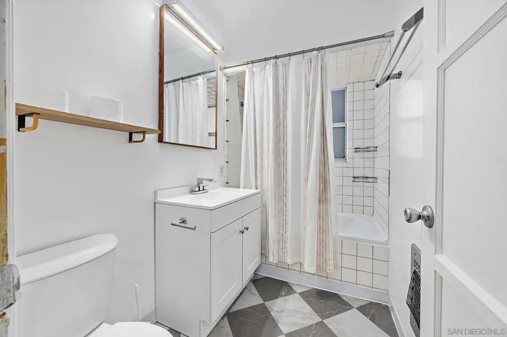 5151 Ewing St San Diego, CA 92115