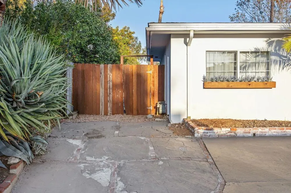 5151 Ewing St San Diego, CA 92115