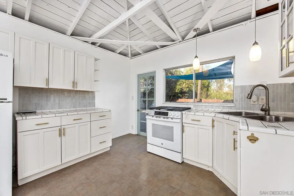 5151 Ewing St San Diego, CA 92115
