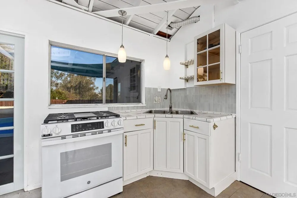 5151 Ewing St San Diego, CA 92115