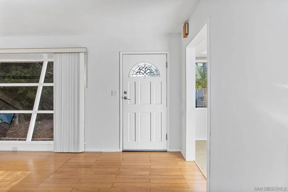 5151 Ewing St San Diego, CA 92115