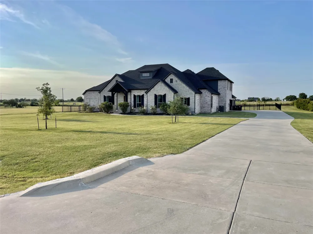 4223 Waterstone Estates Drive McKinney, TX 75071