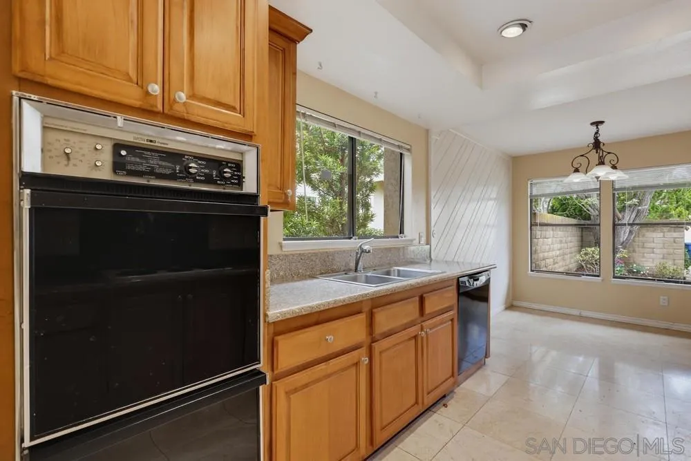 1731 Caminito Ardiente La Jolla, CA 92037