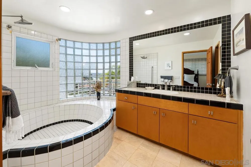 2388 Juan Street San Diego, CA 92103