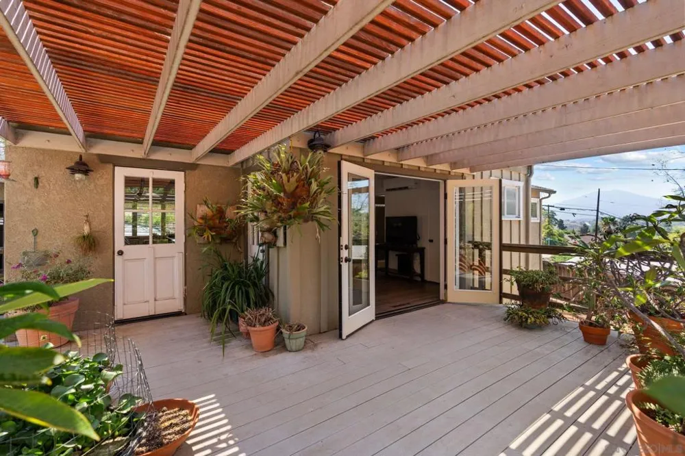 4216 Calavo Dr La Mesa, CA 91941