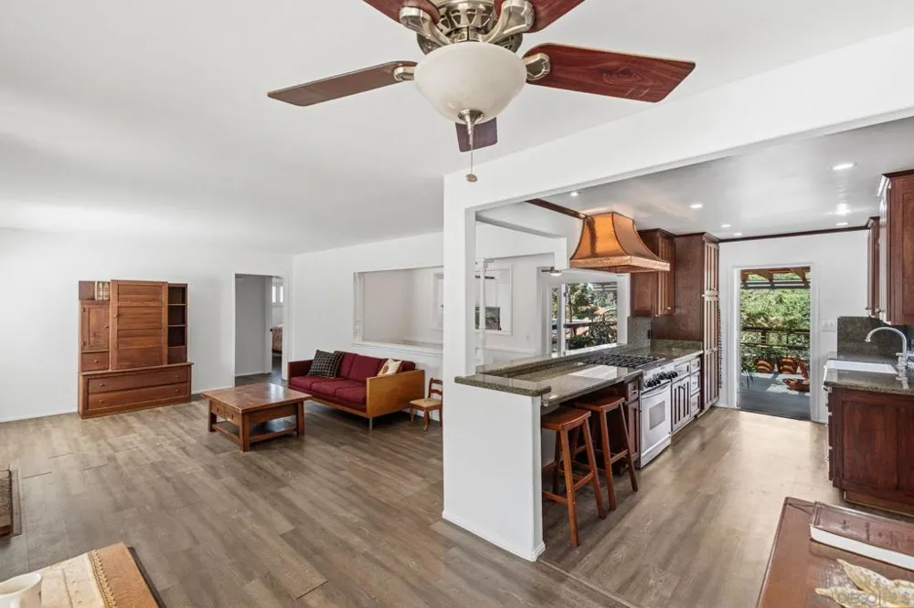 4216 Calavo Dr La Mesa, CA 91941