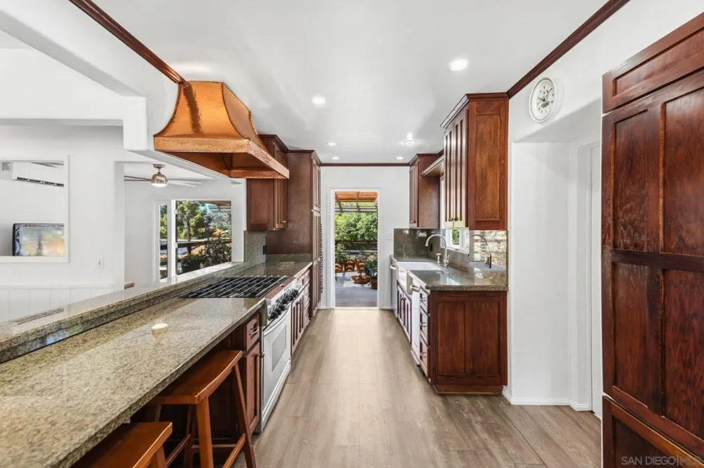 4216 Calavo Dr La Mesa, CA 91941