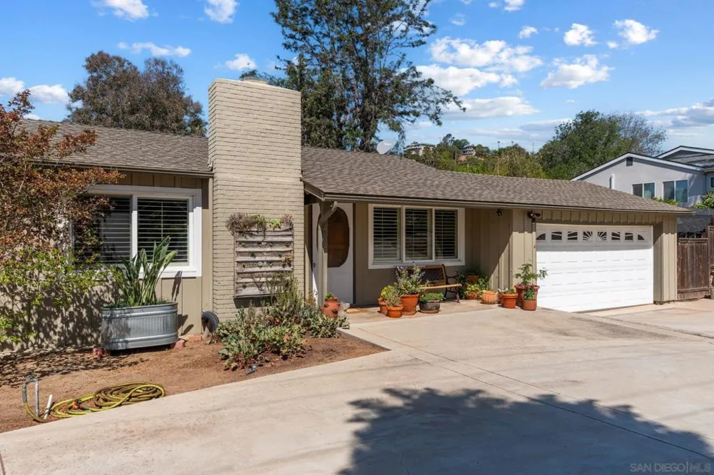 4216 Calavo Dr La Mesa, CA 91941