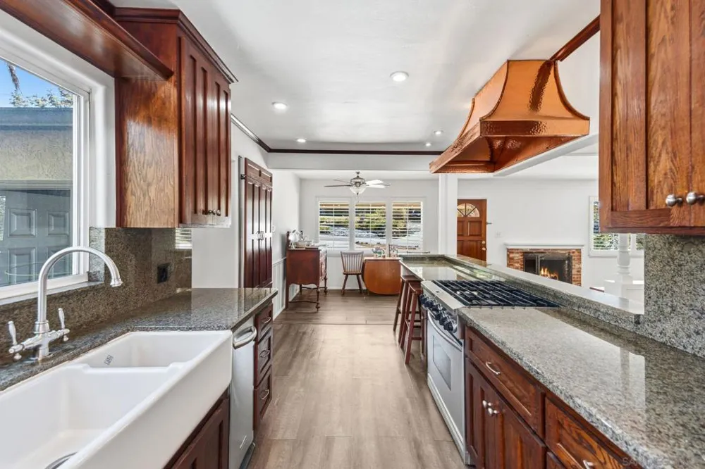 4216 Calavo Dr La Mesa, CA 91941