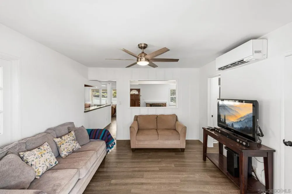 4216 Calavo Dr La Mesa, CA 91941