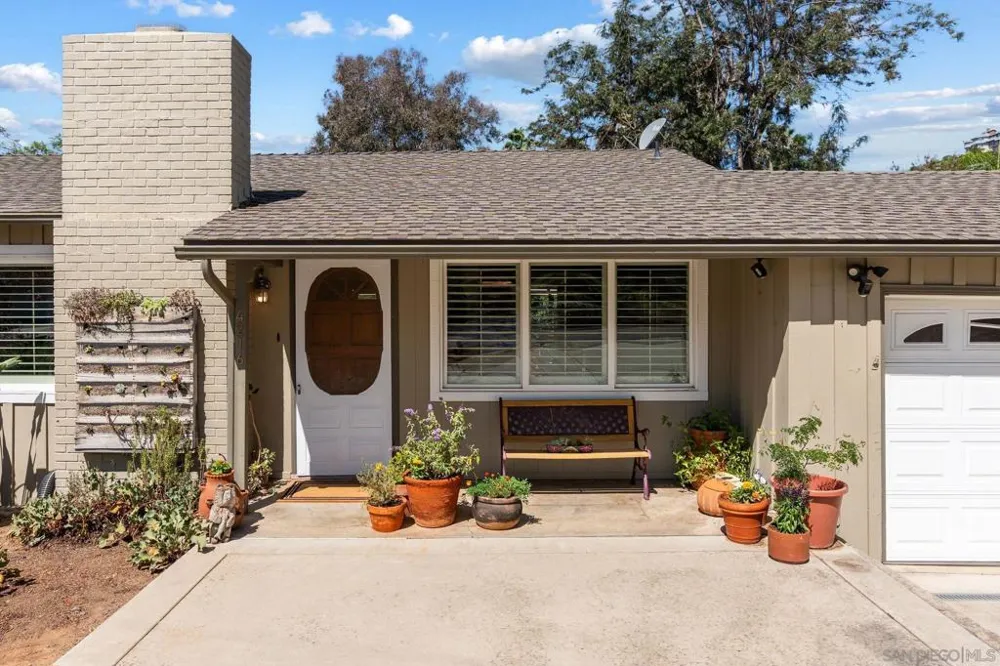 4216 Calavo Dr La Mesa, CA 91941
