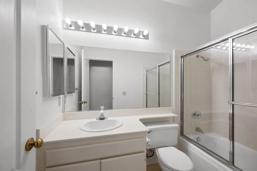 11340 Portobelo #3 San Diego, CA 92124