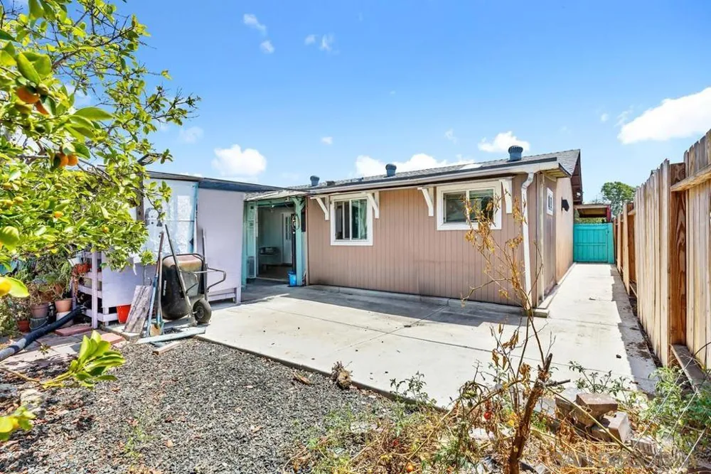 8580 Gold Coast Dr San Diego, CA 92126