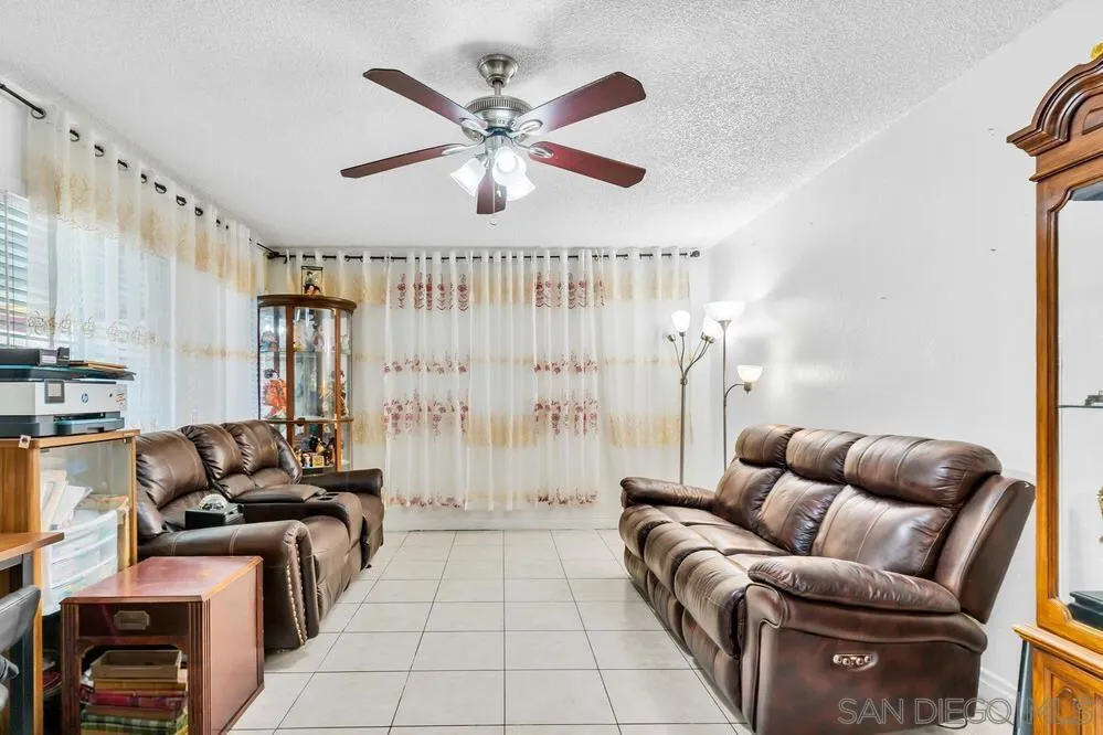 8580 Gold Coast Dr San Diego, CA 92126