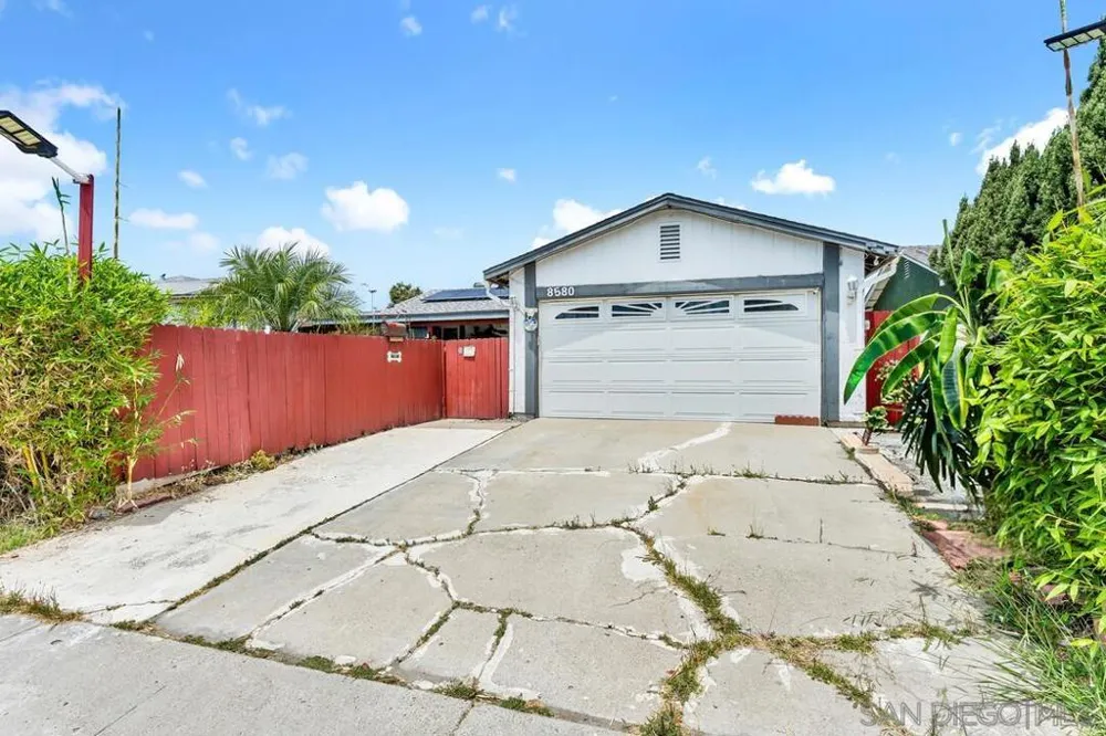 8580 Gold Coast Dr San Diego, CA 92126