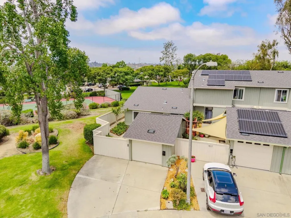 1809 Eastwood Encinitas, CA 92024