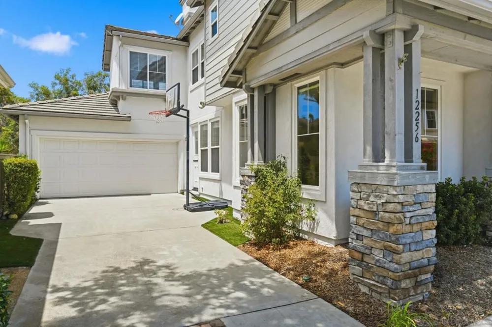 12256 Pepper Tree Ln Poway, CA 92064