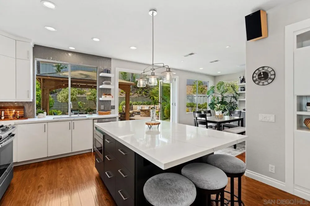 12585 Swan Canyon Place San Diego, CA 92131
