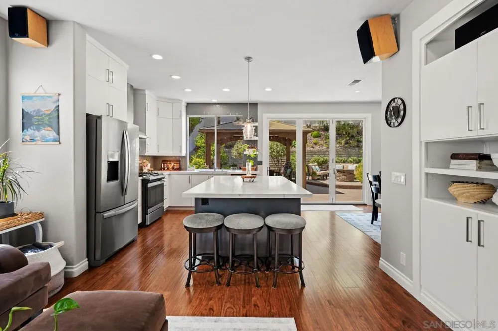 12585 Swan Canyon Place San Diego, CA 92131