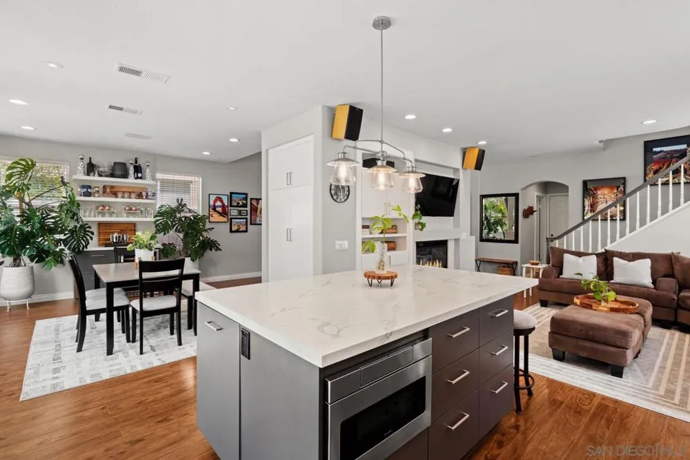 12585 Swan Canyon Place San Diego, CA 92131