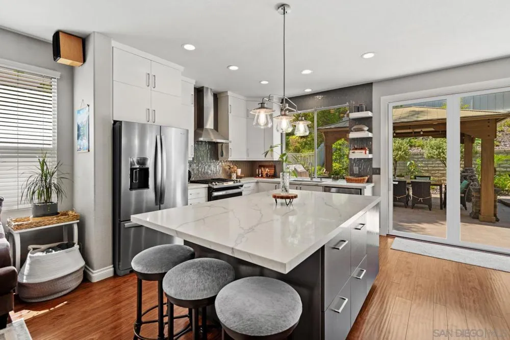 12585 Swan Canyon Place San Diego, CA 92131