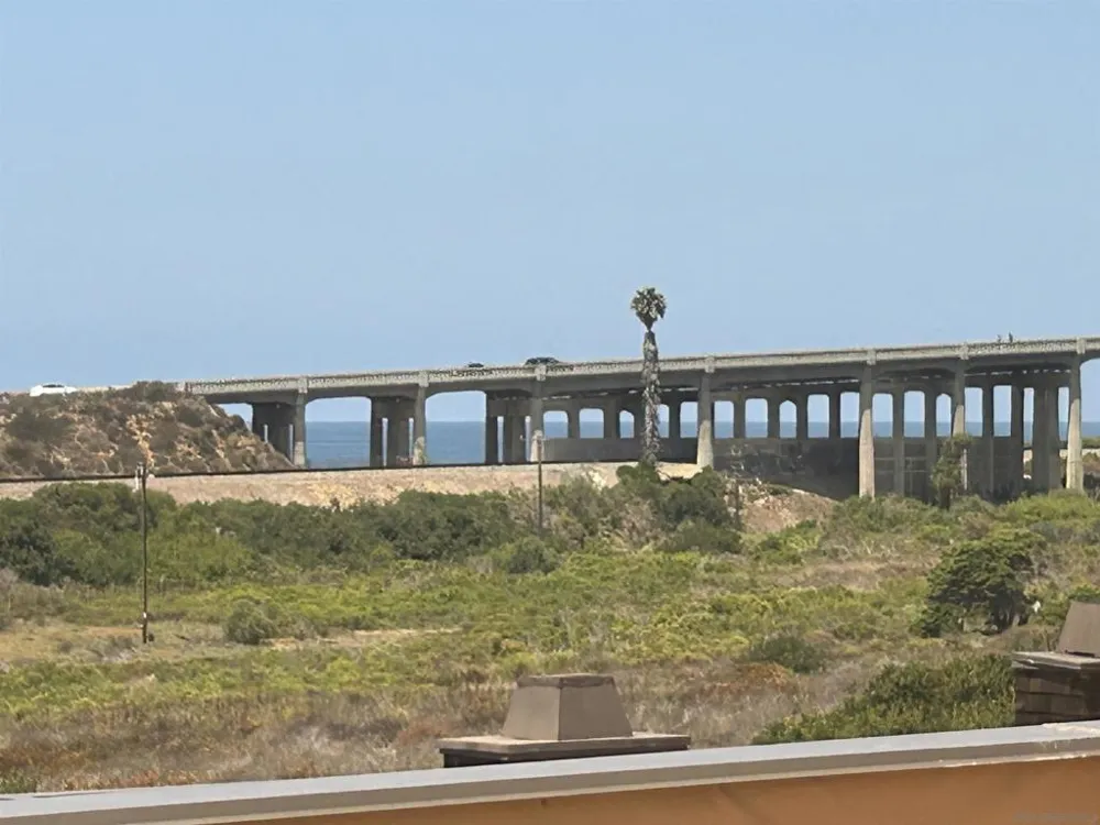 13024 Caminito Del Rocio Del Mar, CA 92014