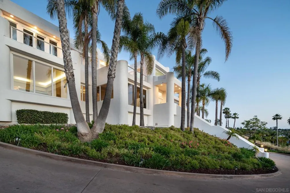 7402 Cadencia St Carlsbad, CA 92009