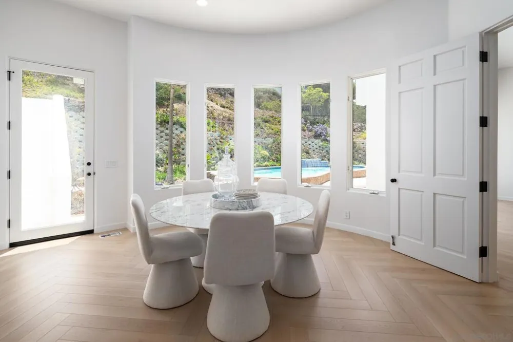7402 Cadencia St Carlsbad, CA 92009
