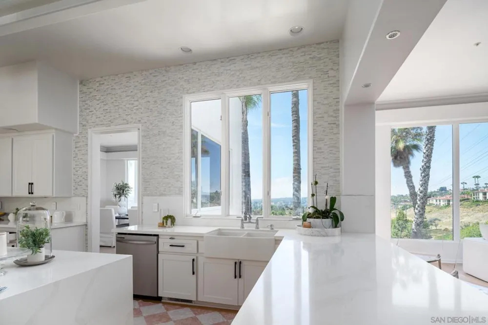 7402 Cadencia St Carlsbad, CA 92009