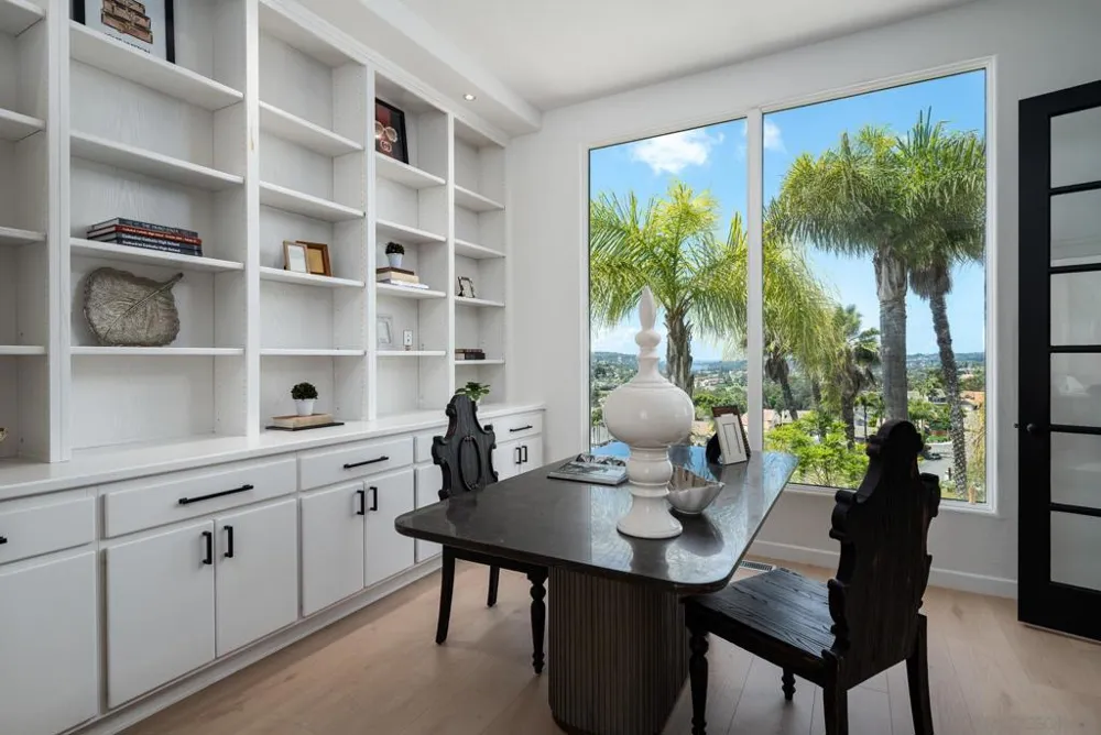7402 Cadencia St Carlsbad, CA 92009
