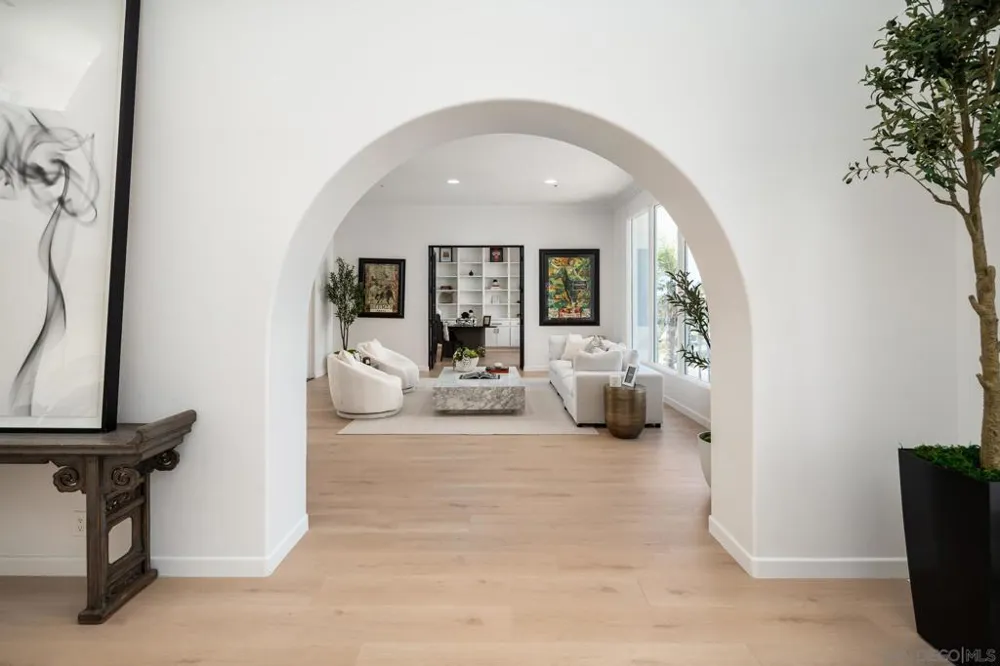 7402 Cadencia St Carlsbad, CA 92009