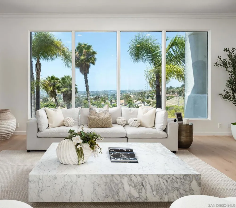 7402 Cadencia St Carlsbad, CA 92009
