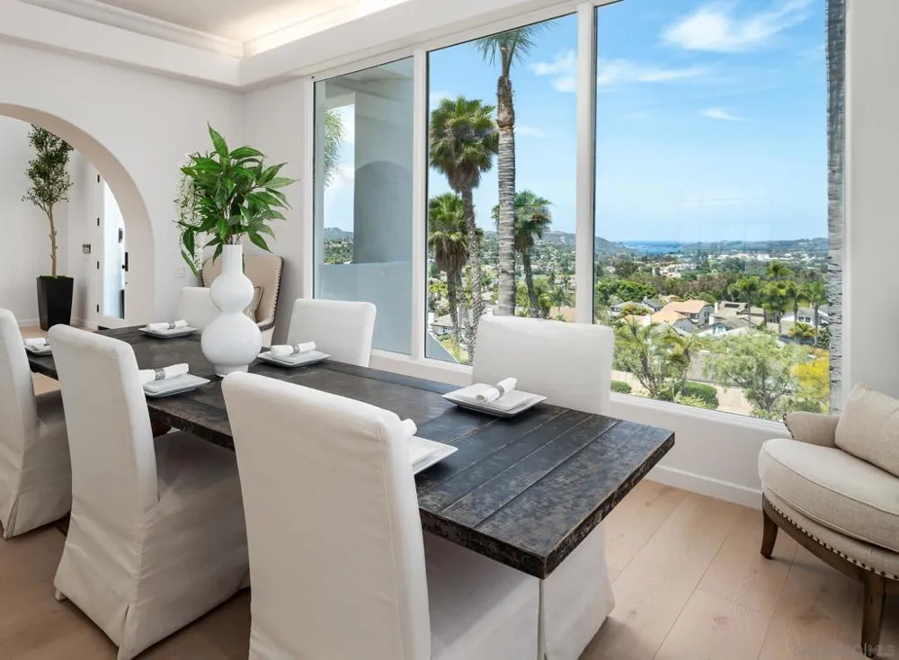7402 Cadencia St Carlsbad, CA 92009