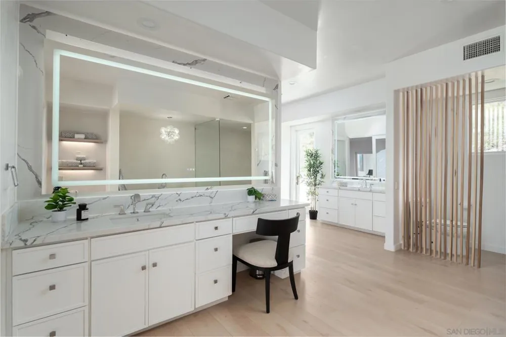 7402 Cadencia St Carlsbad, CA 92009