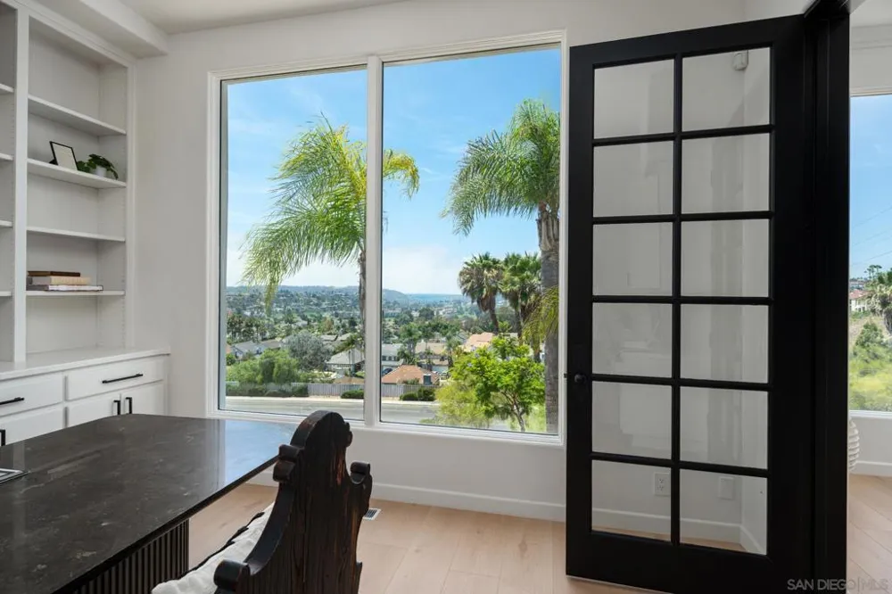 7402 Cadencia St Carlsbad, CA 92009