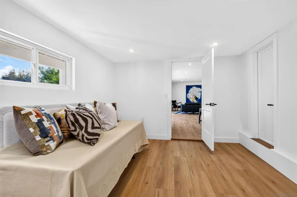5873 Madra Avenue San Diego, CA 92120
