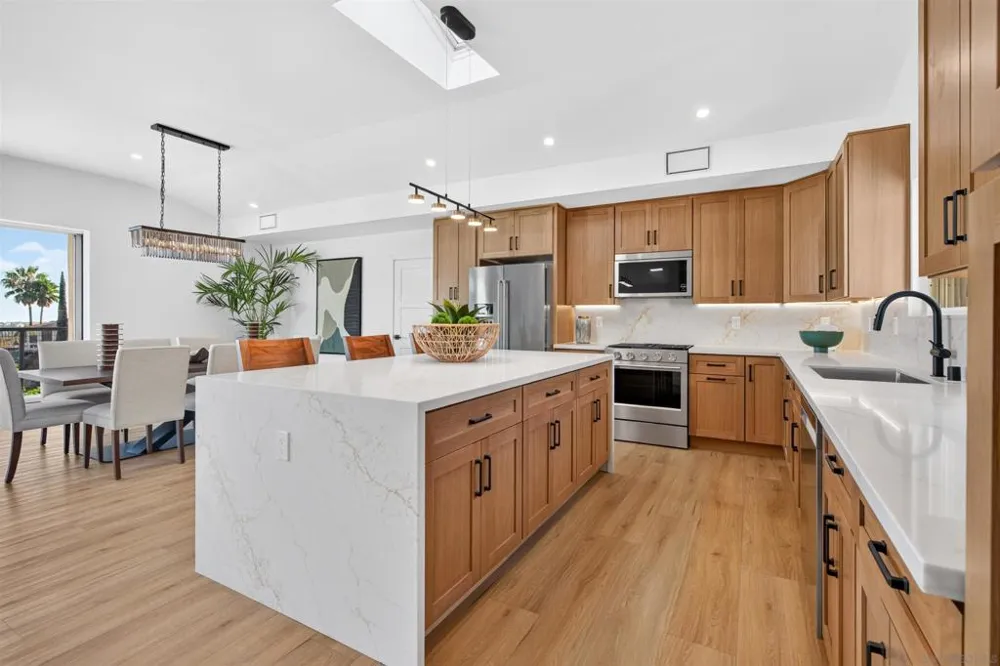 5873 Madra Avenue San Diego, CA 92120