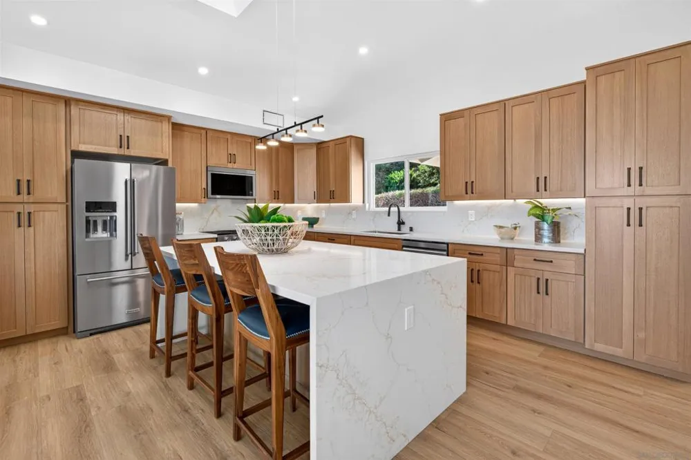 5873 Madra Avenue San Diego, CA 92120