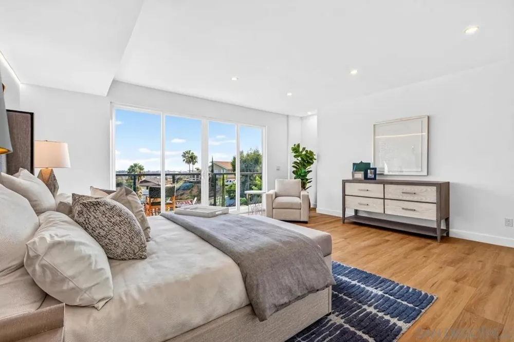 5873 Madra Avenue San Diego, CA 92120