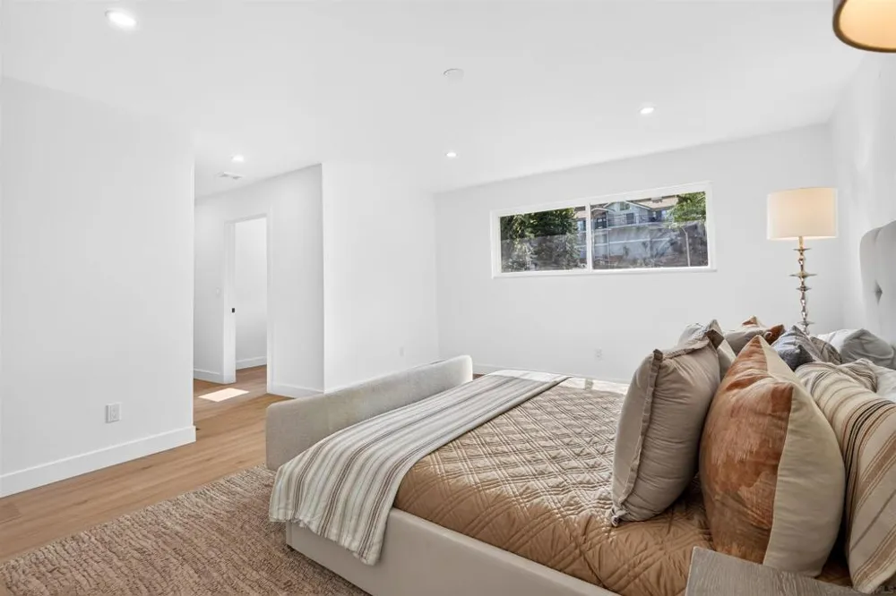 5873 Madra Avenue San Diego, CA 92120