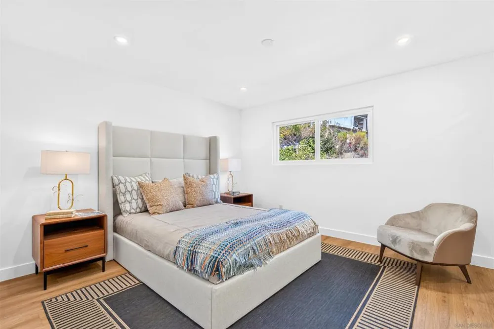 5873 Madra Avenue San Diego, CA 92120
