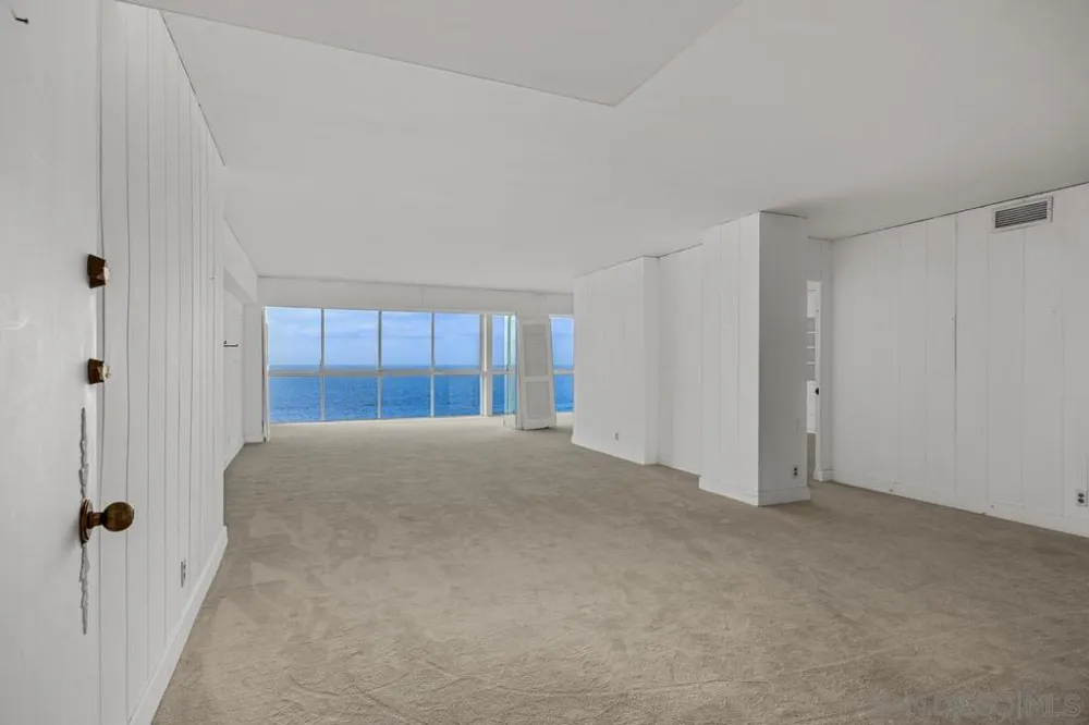 939 COAST #11 B San Diego, CA 92037