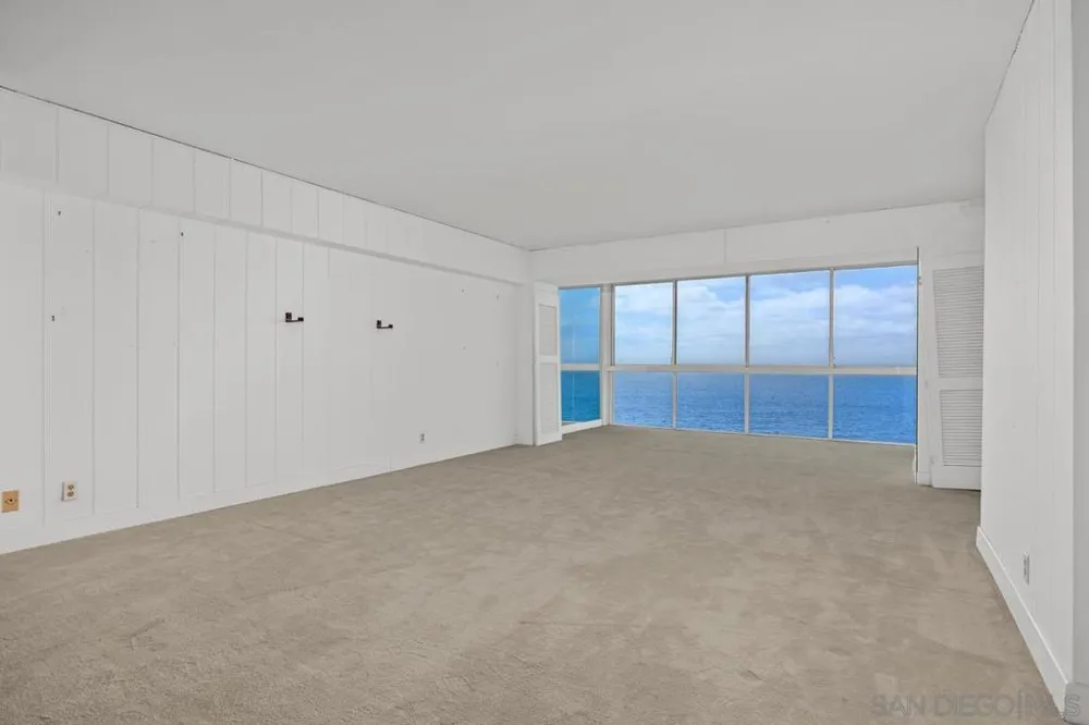 939 COAST #11 B San Diego, CA 92037